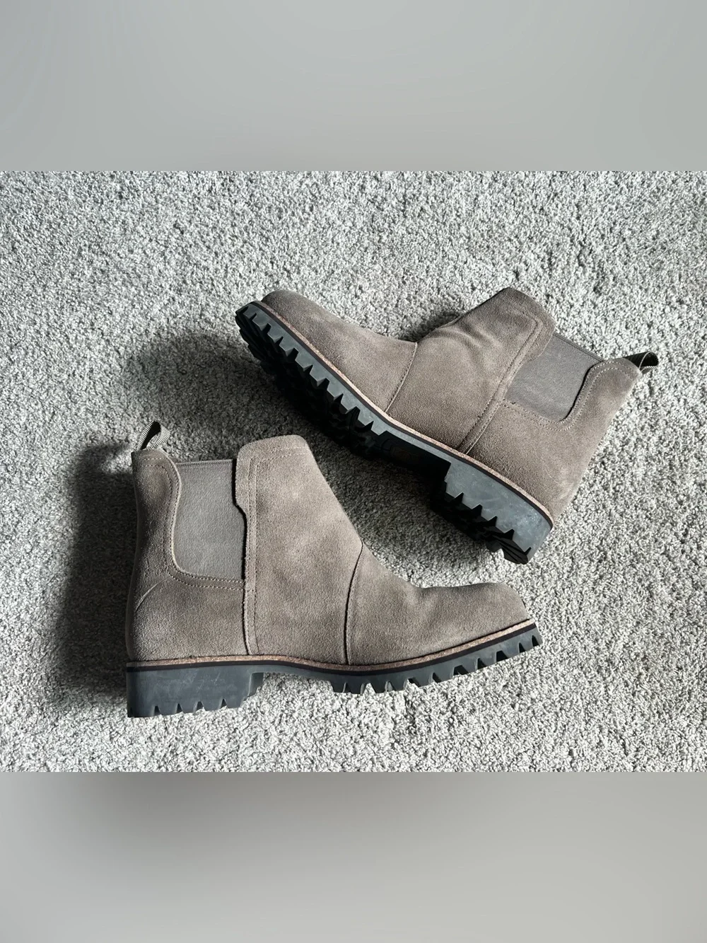 Chaco Fields Size 9 Morel Brown Gray Taupe Suede Pull On Chelsea Ankle Boots